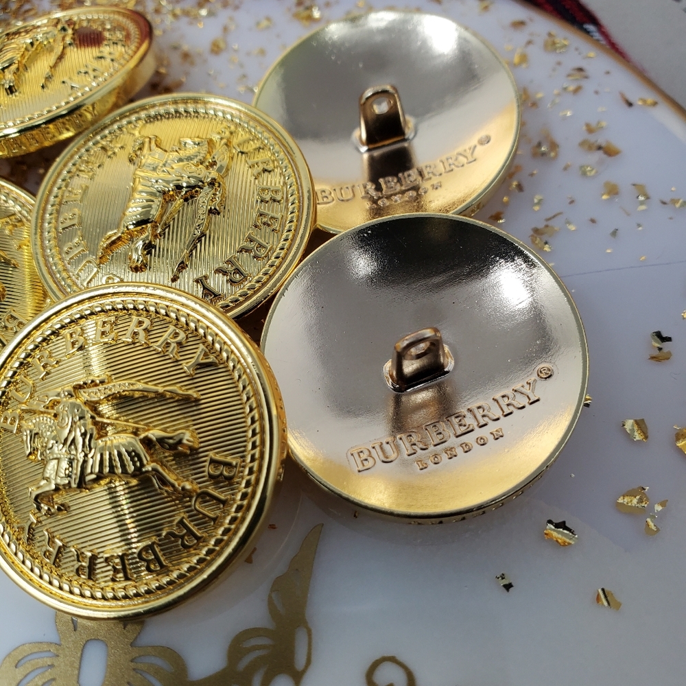 BURBERRY BUTTONS - Picture 5 of 16